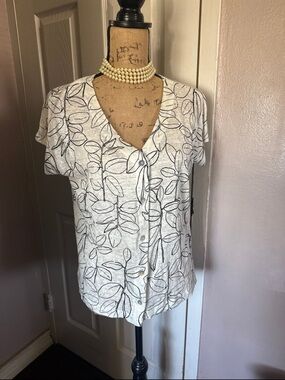 Cynthia Rowley White Short-Sleeve Button-Front Top with Black Leaf Outline